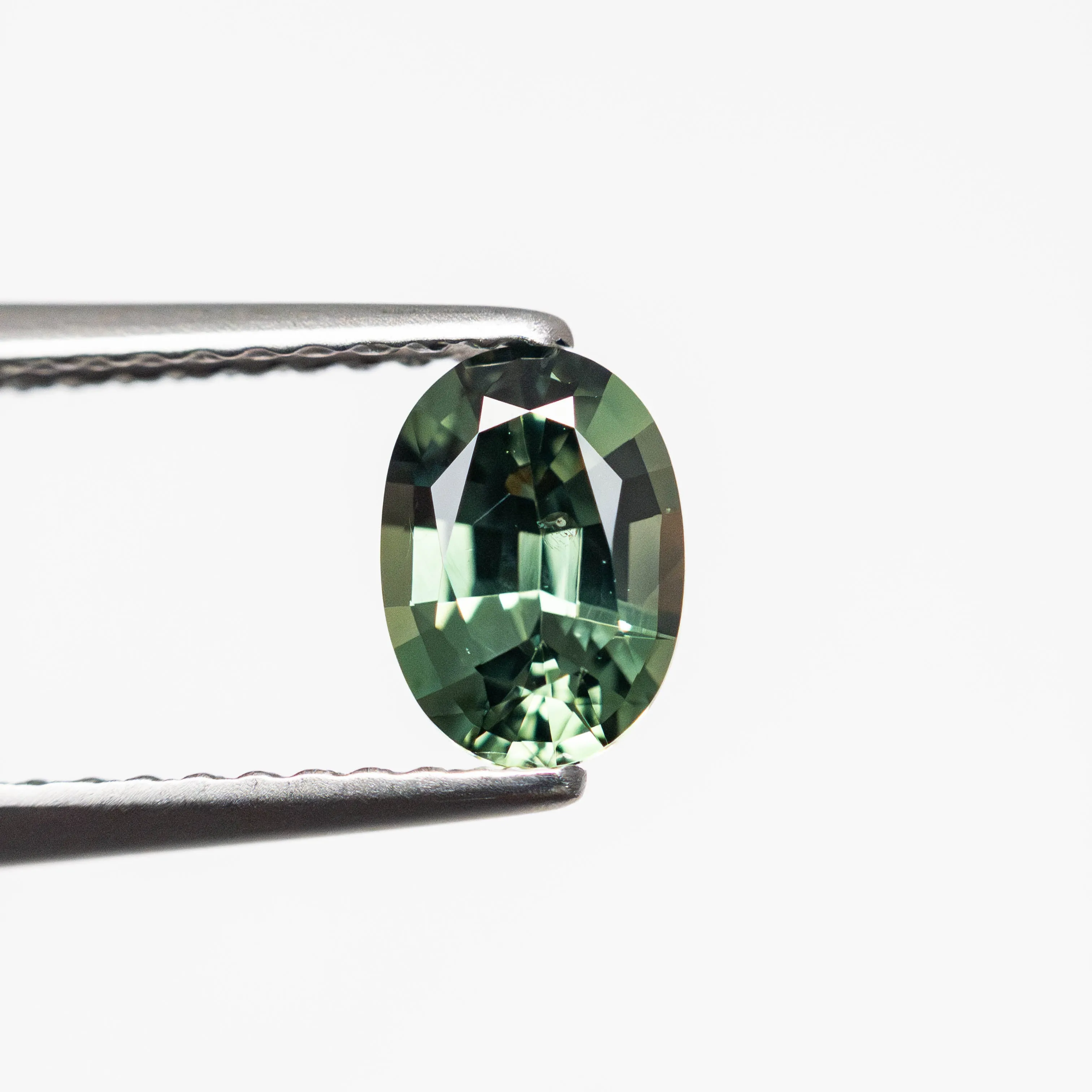 0.76ct 6.48x4.64x3.08mm Oval Brilliant Sapphire 23448-02