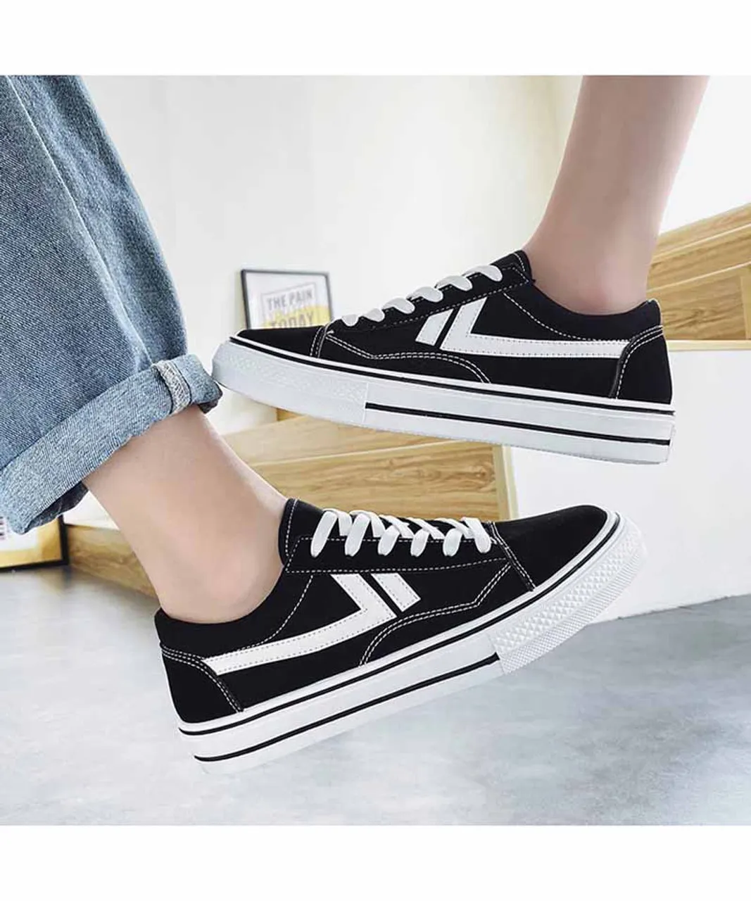 Black canvas stripe pattern lace up shoe sneaker