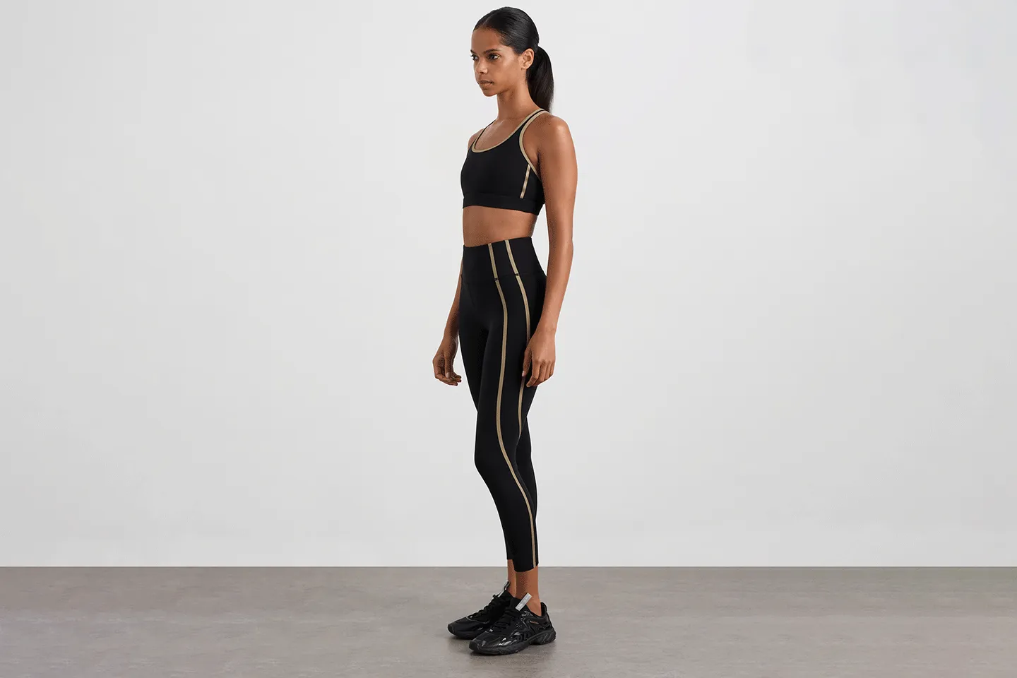 Curved Seam 7/8 Legging 241 
          