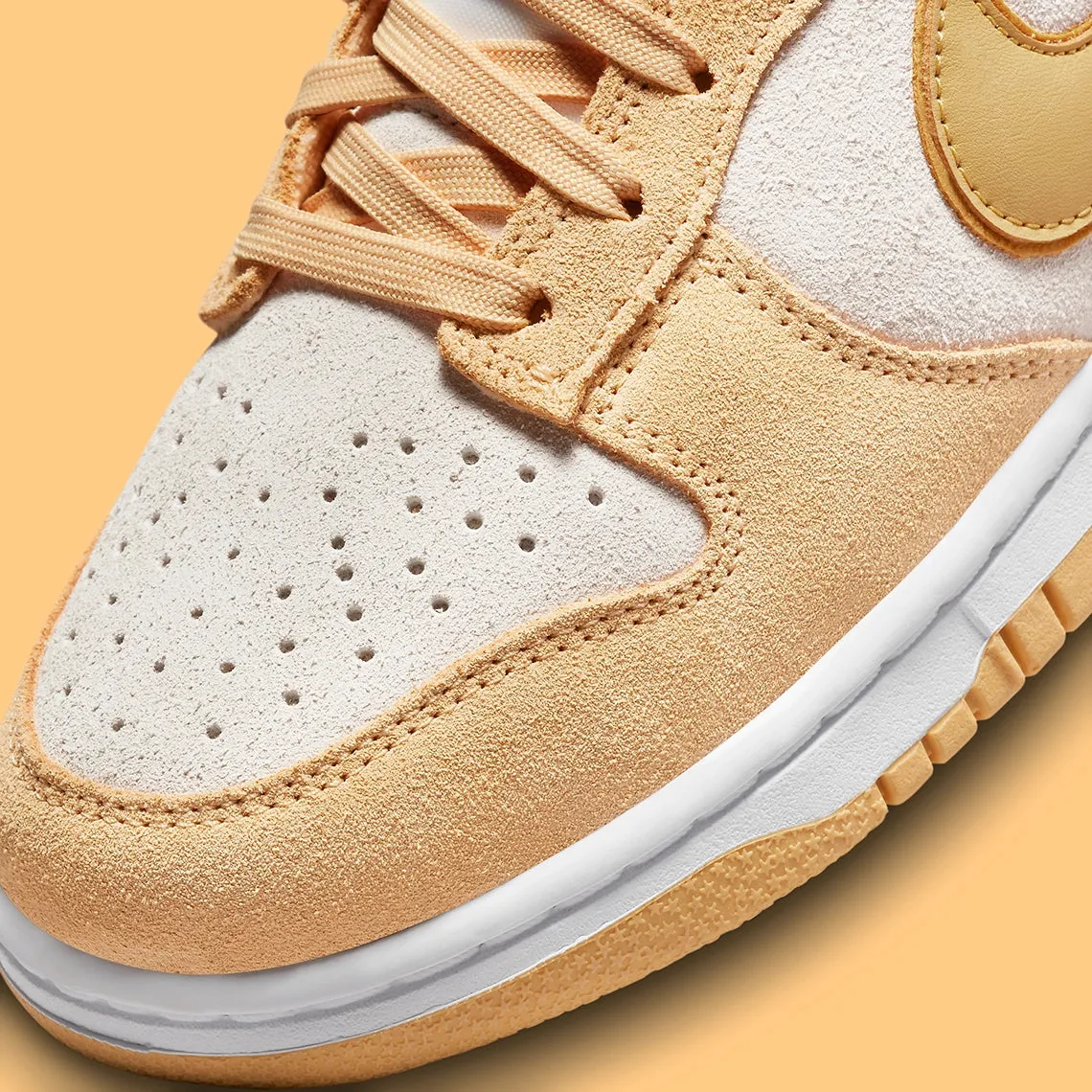 Nike Dunk Low WMNS 'Celestial Gold Suede' (W)