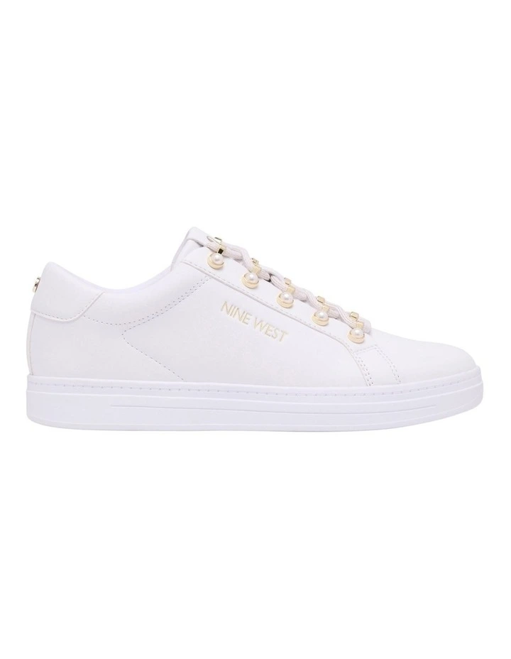 Paves Sneaker in White