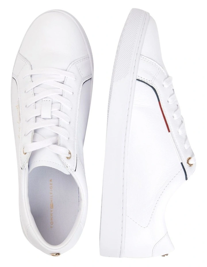 Signature Sneaker in White