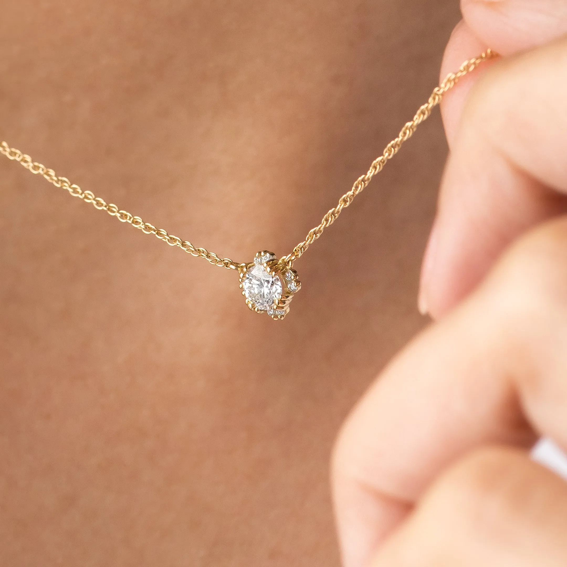 Threaded Necklace with Halo, 0.3ct. Round Cut - OOS