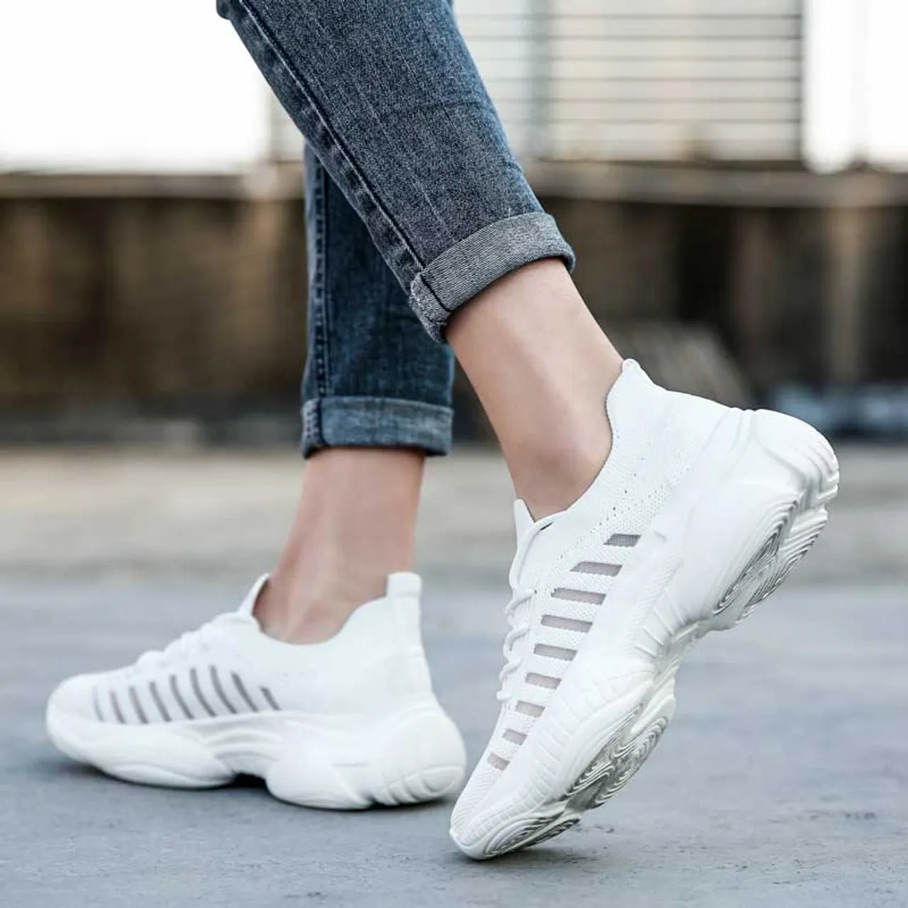 White flyknit stripe hollow lace shoe sneaker